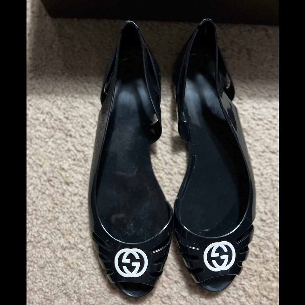 Brand New Never worn with box Gucci rubber jelly’s
